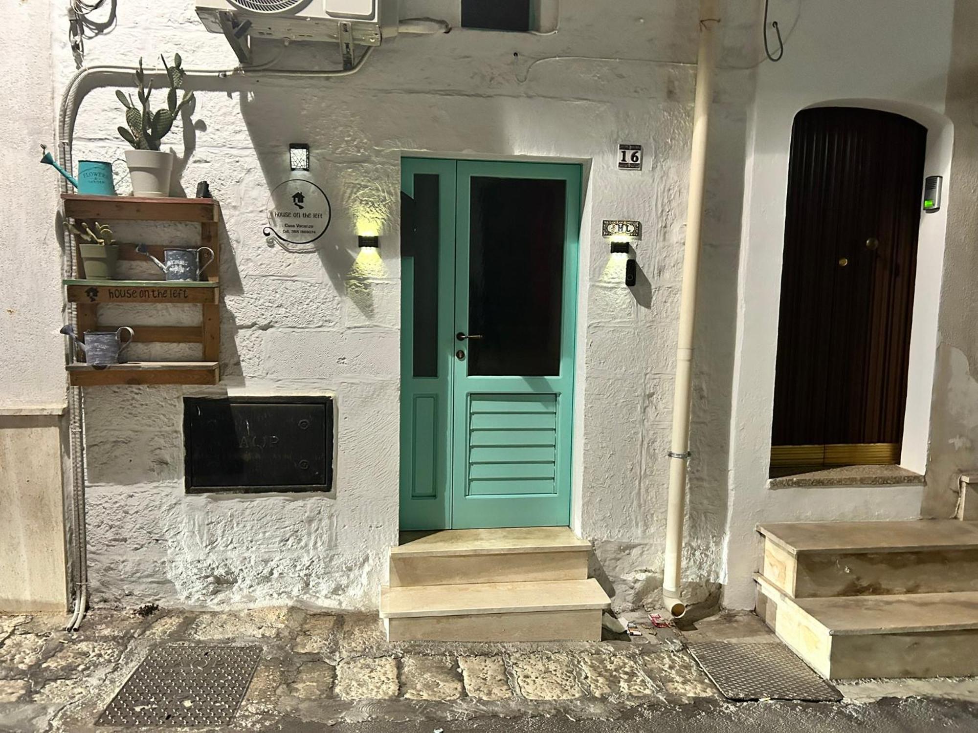 Casa Vacanze “House On The Left” Ceglie Messapica Exterior foto